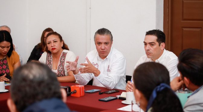 Ahorros de renegociación de deuda se destinan a obra pública