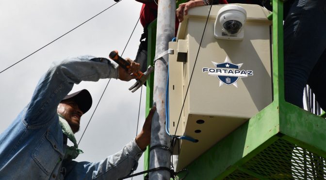 Inicia la instalación de cámaras de vigilancia en 100 colonias peligrosas de 21 municipios