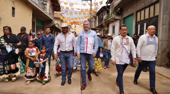 Salen de la pobreza 340 mil michoacanos, según el Coneval: Bedolla