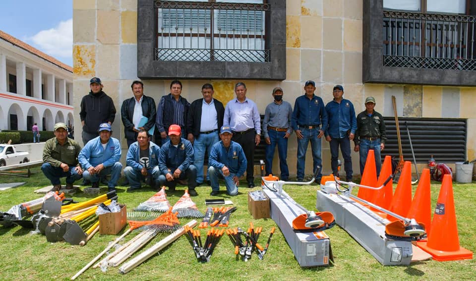 AYUNTAMIENTO DE SAN CRISTÓBAL DE LAS CASAS ENTREGO HERRAMIENTAS AL PERSONAL DE PARQUES Y JARDINES. – H. Ayuntamiento de San Cristóbal de Las Casas