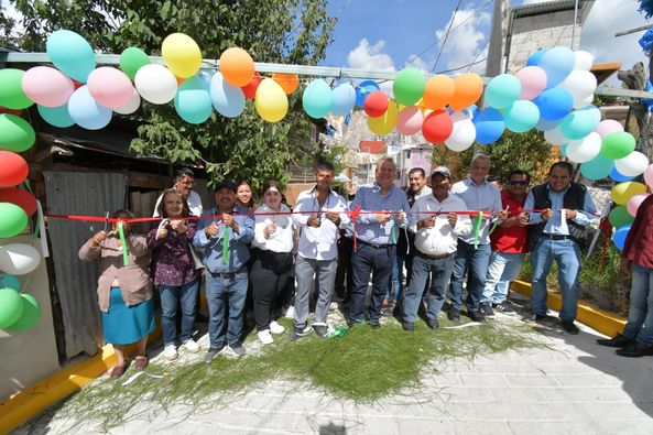 ENTREGA PRESIDENTE MUNICIPAL MDO OBRA DE PAVIMENTACIÓN CON CONCRETO HIDRÁULICO EN LA COLONIA EL CASCAJAL. – H. Ayuntamiento de San Cristóbal de Las Casas