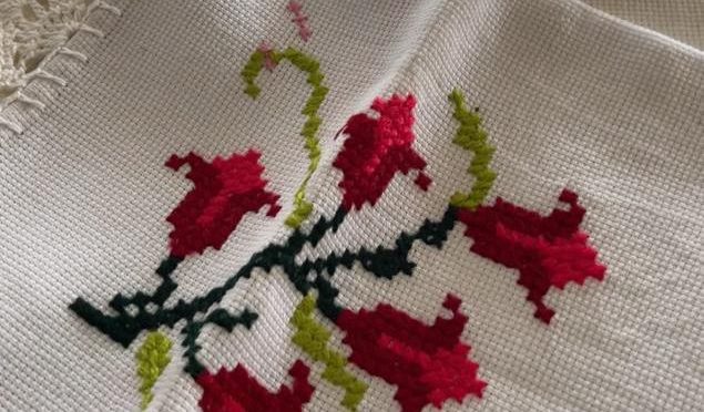 Luzma, la artesana michoacana que borda recuerdos, tradición y cultura