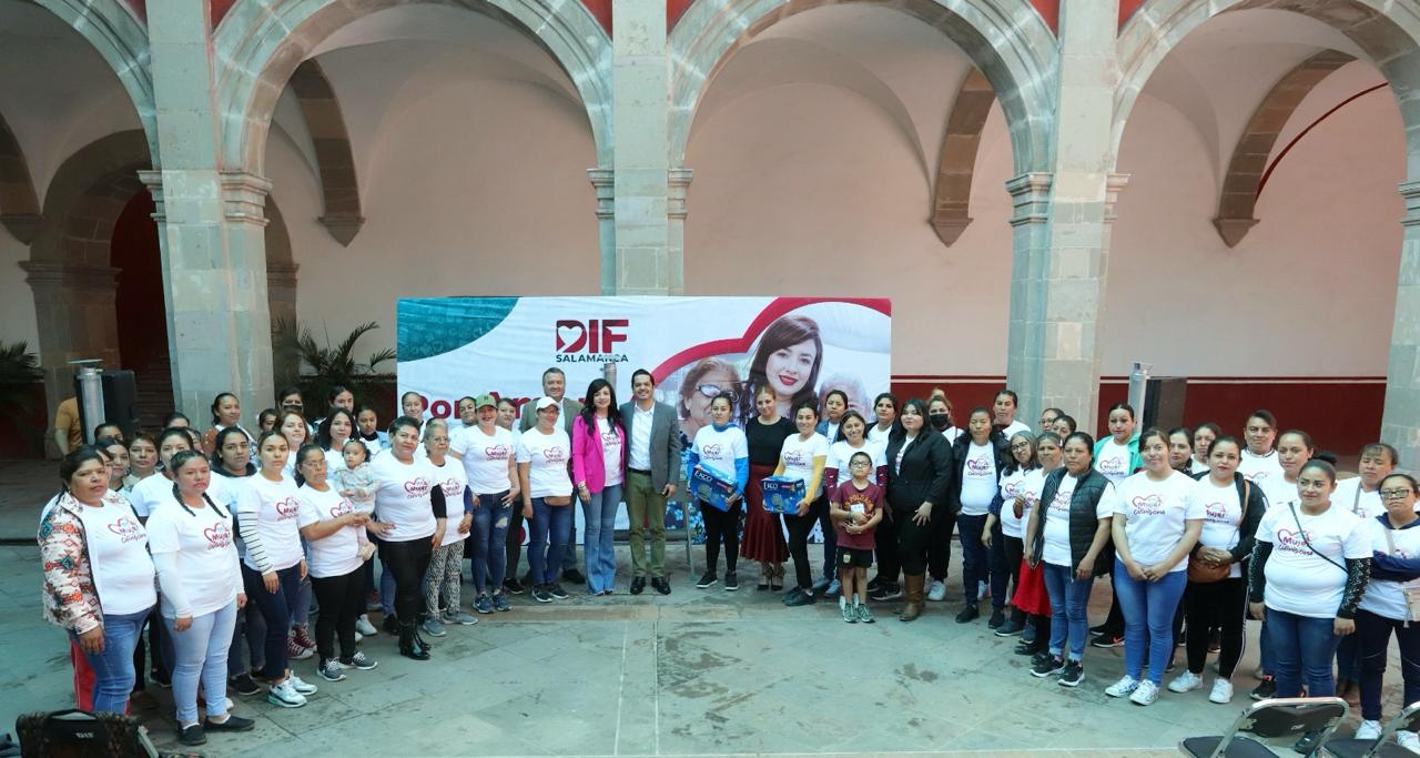 Entrega César Prieto estufas ecológicas en apoyo a la economía familiar