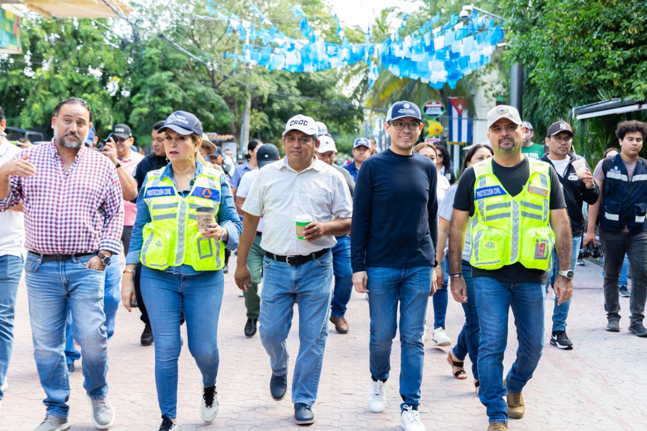Lili Campos encabezó recorrido por la 5ª Avenida para evaluar mejoras – H. Ayuntamiento de Solidaridad